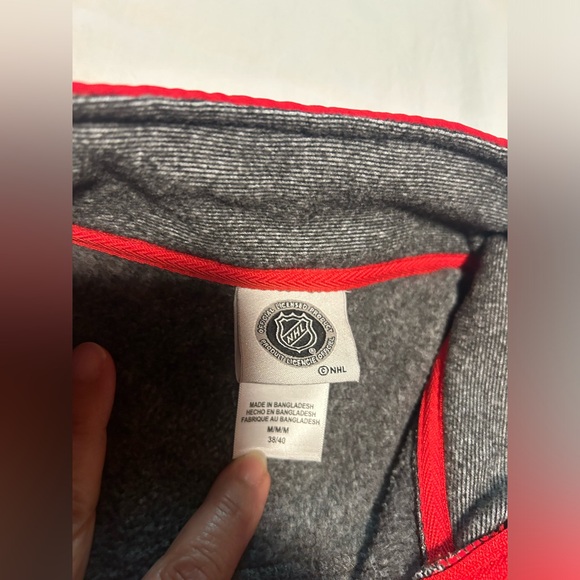 Red Wings zip up fleece. Size medium. - Picture 2 of 5